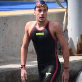 le nageur ethan parker en compétition de natation