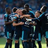 les hommes du PFC célébrant un but